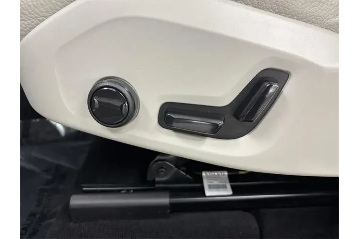 $26999 : Volvo XC60 2024 AWD B5 Plus image 4