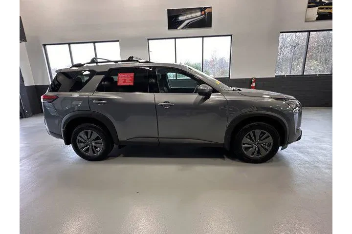 $31195 : Nissan Pathfinder 2024 AWD S image 7