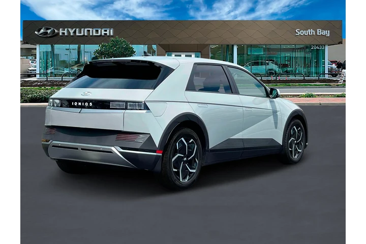 $24998 : Hyundai IONIQ 5 2024 SEL 4dr image 6