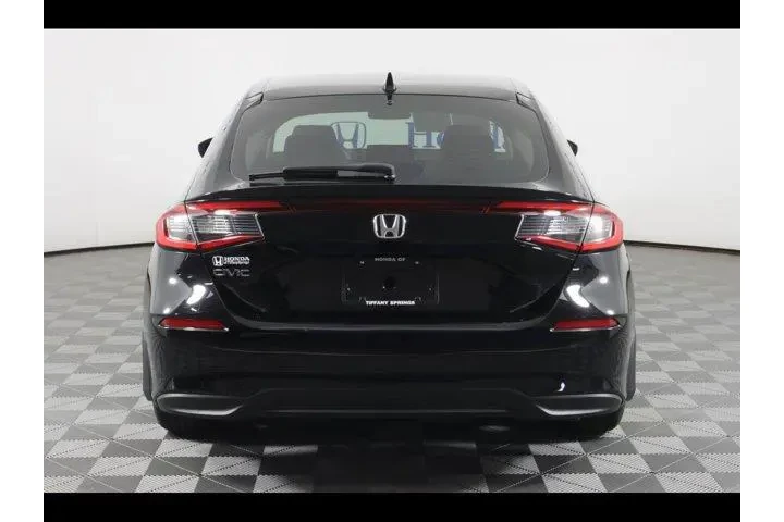 $26375 : Honda Civic 2024 LX 4dr Hatc image 6