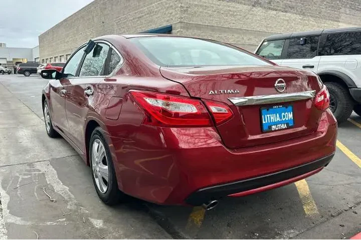 $8995 : Nissan Altima 2016 2.5 S 4dr image 6