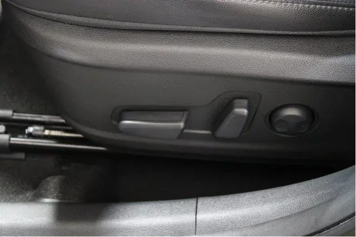 $22979 : Hyundai KONA 2022 Limited 4d image 8