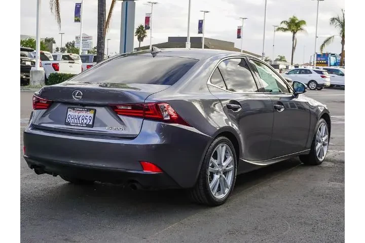 $13492 : Lexus IS 200t 2016 4dr Sedan image 8