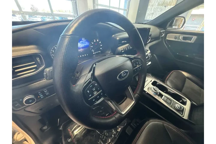 $31593 : Ford Explorer 2022 AWD ST-Li image 9