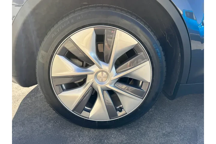 $32788 : Tesla Model Y 2024 AWD Long image 9