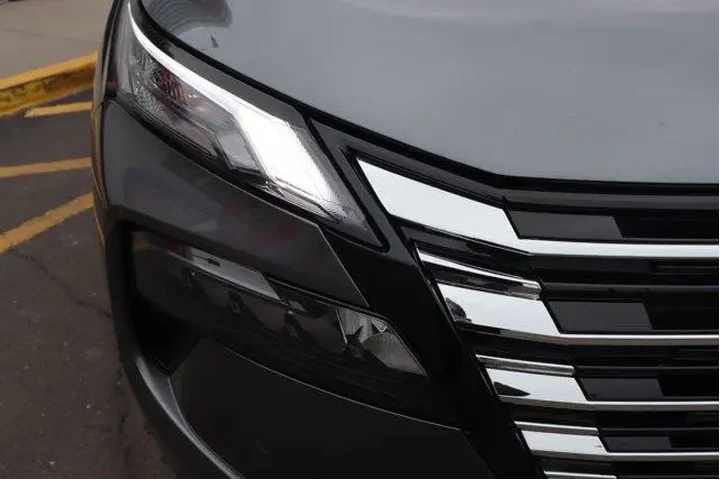 $30310 : Nissan Rogue 2026 AWD SV 4dr image 8