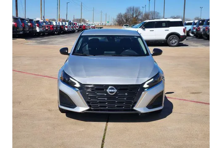 $19995 : Nissan Altima 2024 2.5 SV 4d image 2