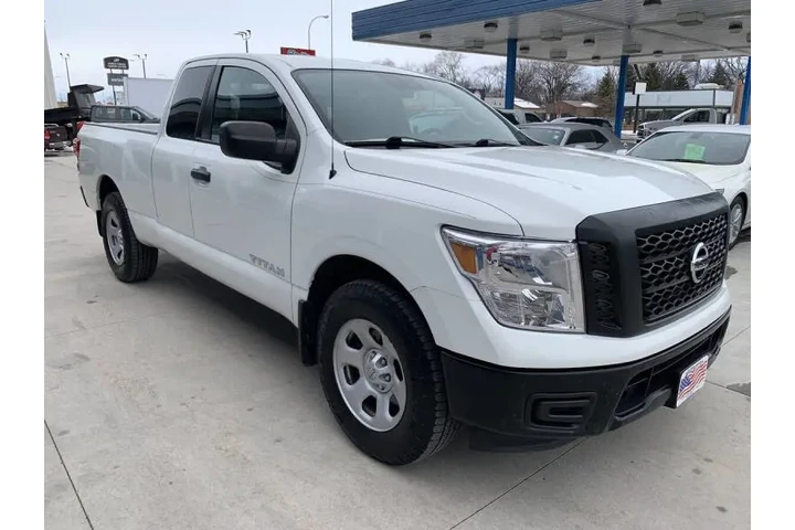 $19990 : 2018 Titan S image 5