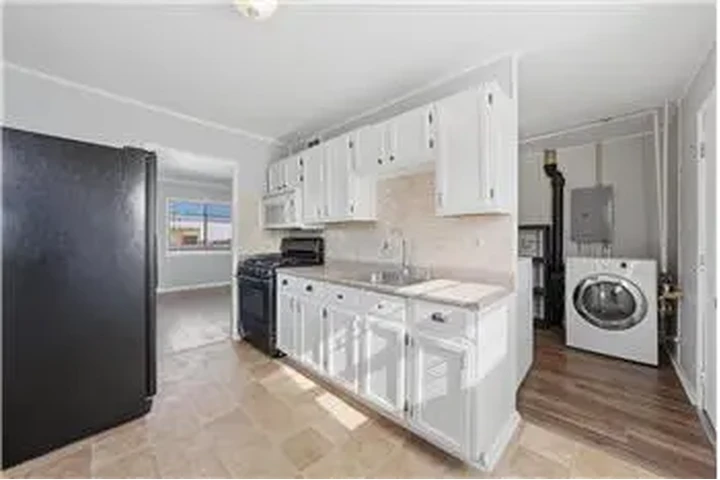 $1000 : Rental property with 2 bedro image 9