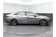 $15952 : Hyundai ELANTRA 2022 SEL 4dr thumbnail