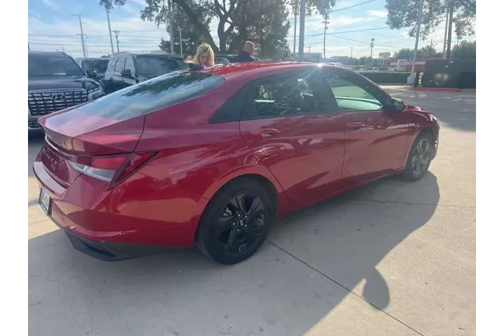 $18391 : Hyundai ELANTRA 2023 SEL 4dr image 3