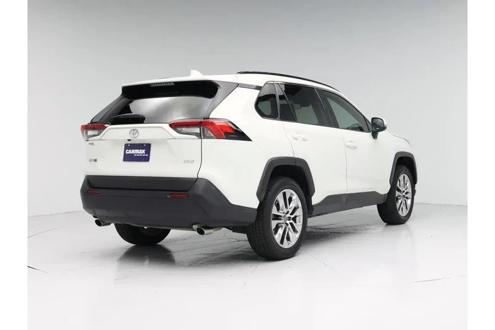 $27998 : Toyota RAV4 2021 XLE Premium image 8