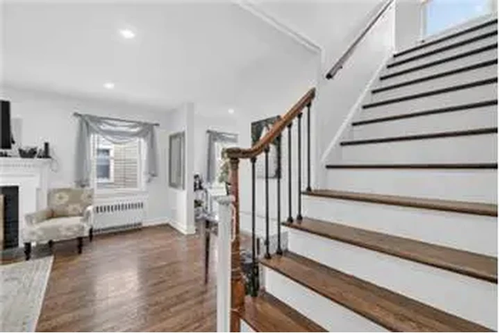 $5900 : Rental property with 3 bedro image 3