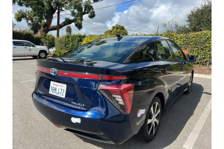 $10400 : 2017 Mirai image 3