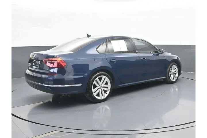 $13935 : Volkswagen Passat 2019 Wolfs image 6