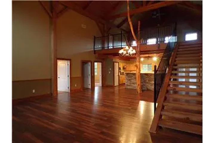 $2500 : Rental property with 3 bedro image 3