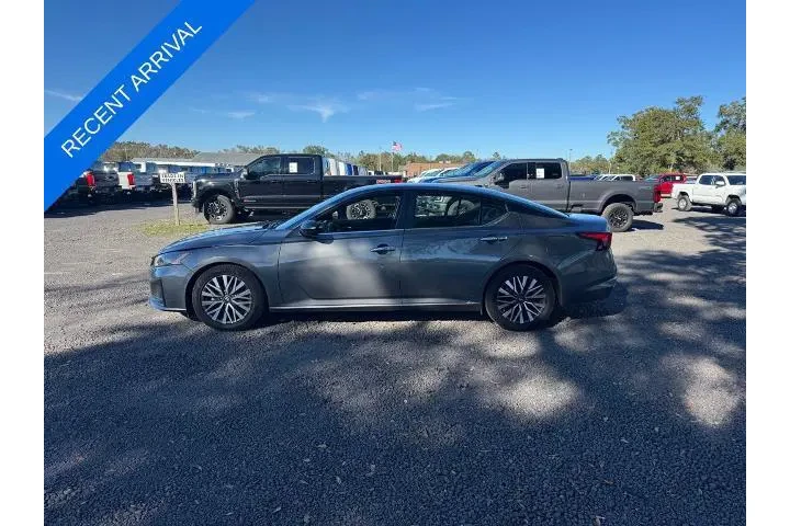 $19585 : Nissan Altima 2024 2.5 SV 4d image 2