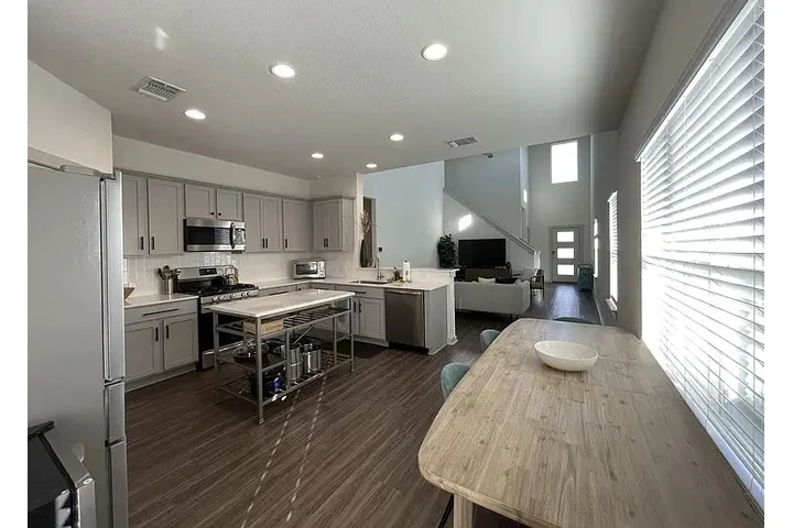 $1350 : HOUSE AVAILABLE IN AUSTIN TX image 6