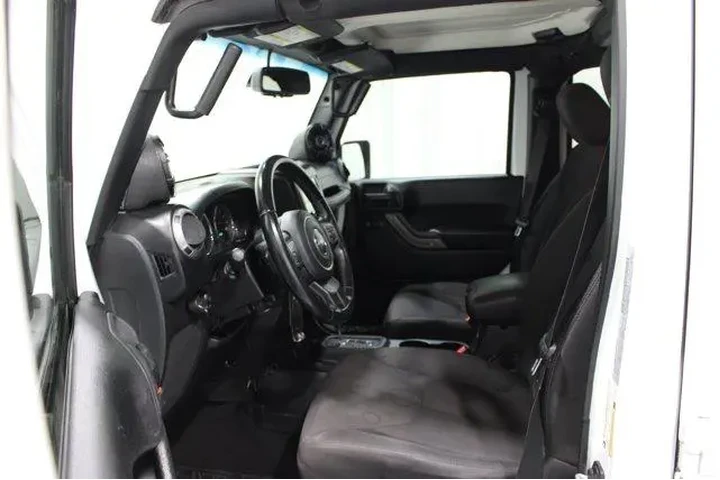 $18911 : Jeep Wrangler Unlimited 2015 image 3