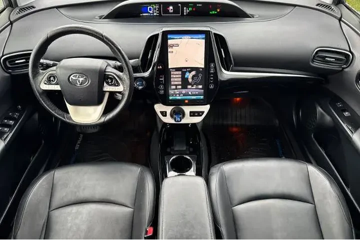 $13995 : Toyota Prius Prime 2017 Adva image 3