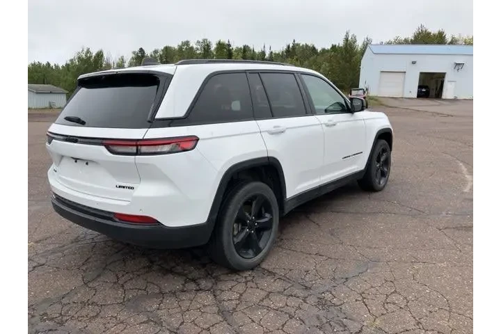 $29962 : Jeep Grand Cherokee 2023 4x4 image 2