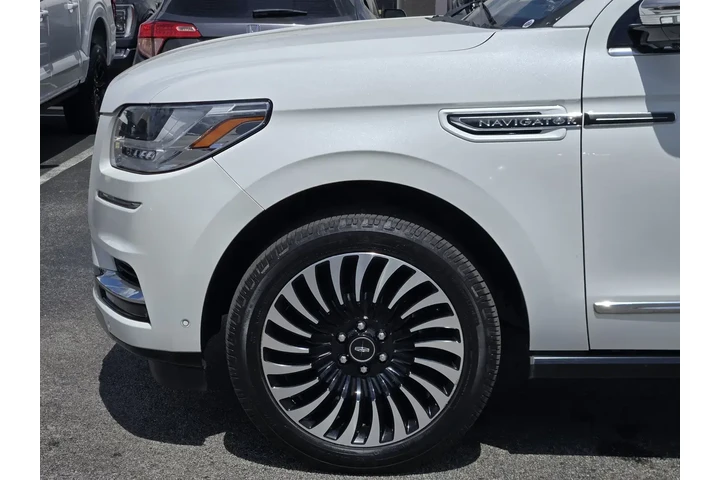 $39996 : Lincoln Navigator 2020 4x4 B image 8