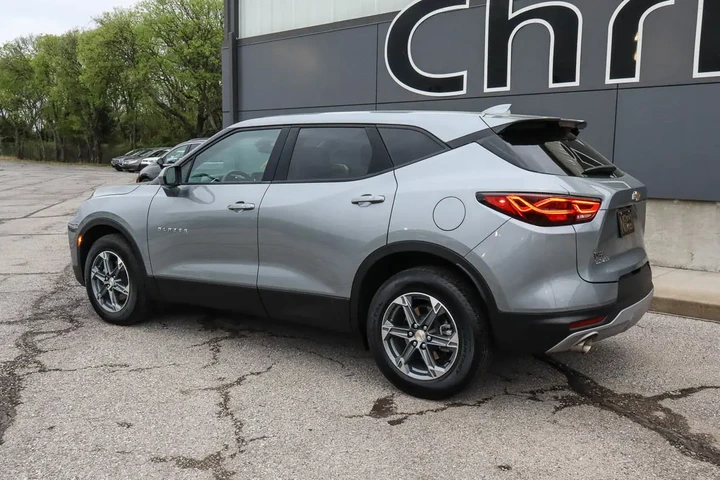 $26988 : 2025 Blazer FWD 4dr LT w/2LT image 6