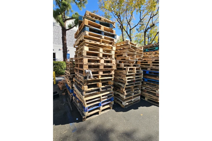 $2 : Broken pallets image 1