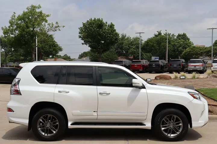 $29855 : 2017 GX 460 4WD image 7