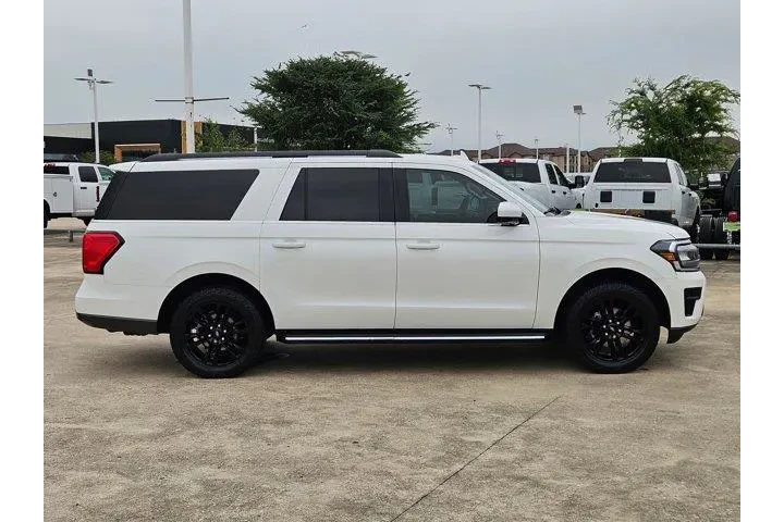 $34724 : Ford Expedition MAX 2022 4x4 image 2