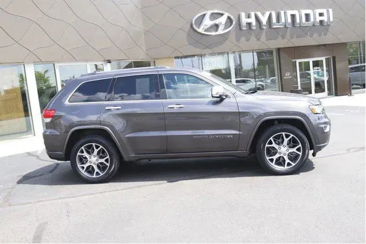 $22688 : Jeep Grand Cherokee 2020 4x4 image 2