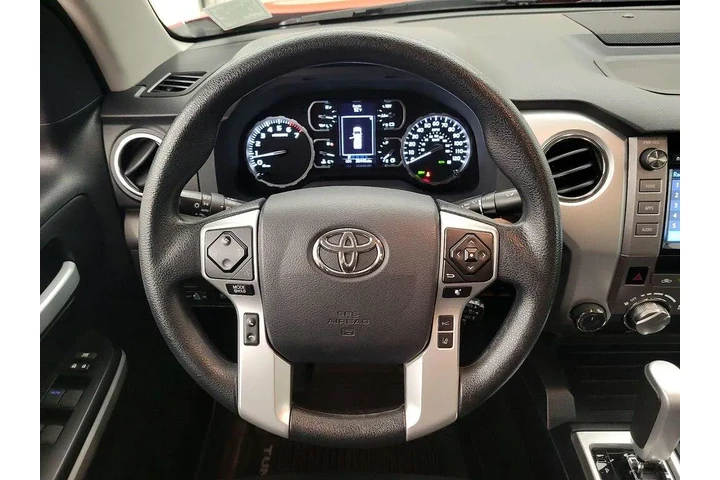 $39998 : Toyota Tundra 2018 4x4 SR5 4 image 10