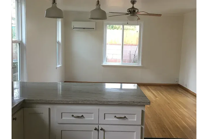 $1800 : Remodeled 2BD 1BTH image 4