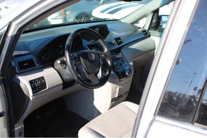 $13995 : 2012 Odyssey 5dr Touring Elite image 6