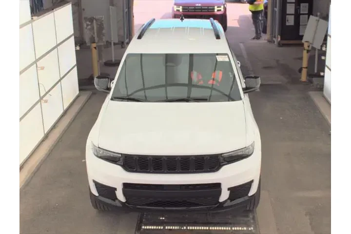 $30493 : Jeep Grand Cherokee L 2024 4 image 2