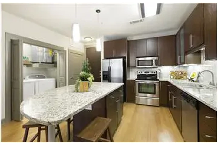 $1970 : Rental property with 1 bedro image 3