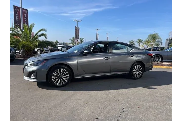 $17981 : Nissan Altima 2024 2.5 SV 4d image 4