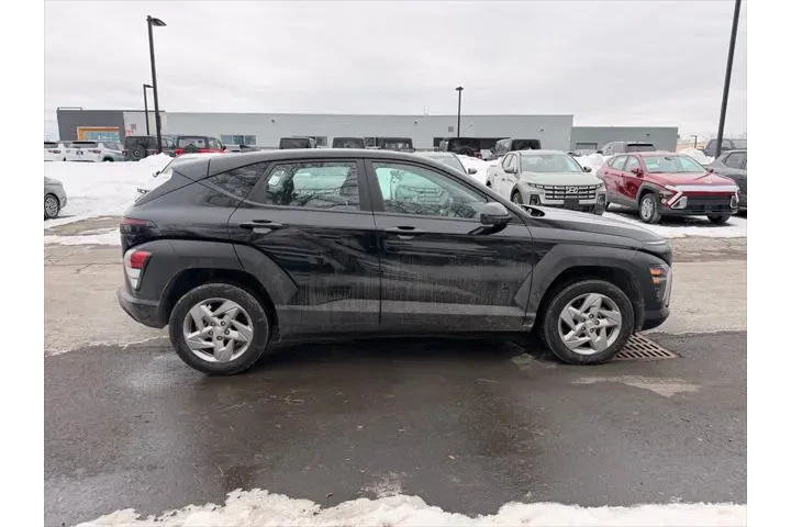 $18750 : Hyundai KONA 2024 AWD SE 4dr image 2