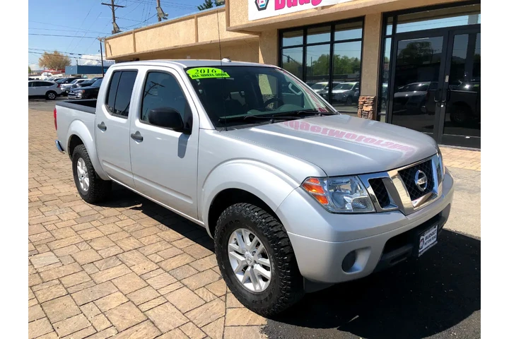 $13990 : 2016 Frontier SV Crew Cab 5AT image 7