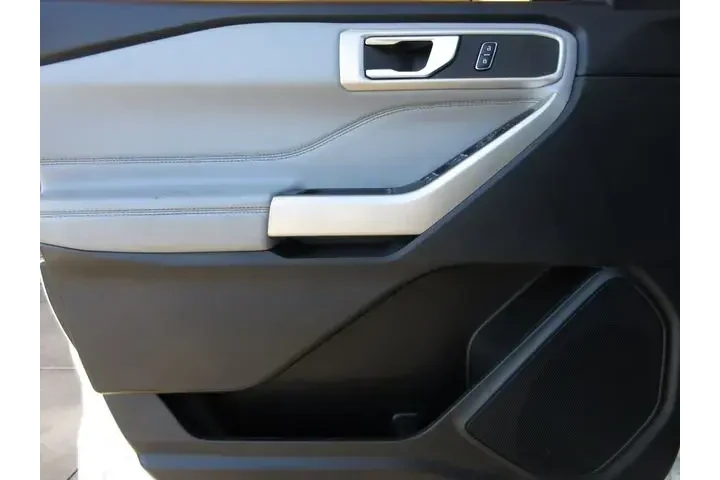 $22058 : Ford Explorer 2022 XLT 4dr S image 9