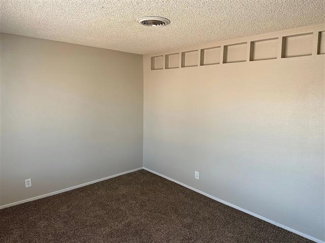 $800 : Beautiful Home...Las Vegas, NV image 4