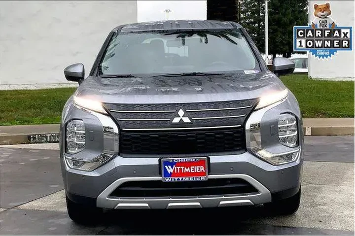 $24985 : Mitsubishi Outlander 2024 AW image 3