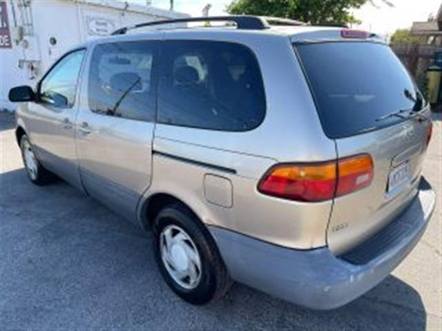 $3995 : 2000 TOYOTA SIENNA2000 TOYOTA image 7