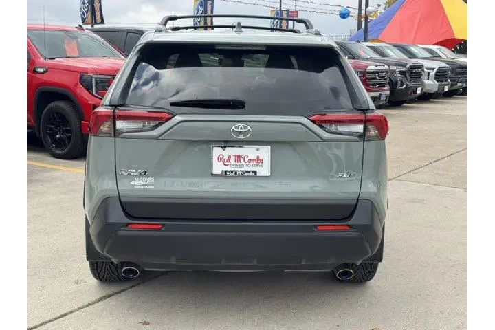 $26874 : Toyota RAV4 2023 XLE Premium image 6