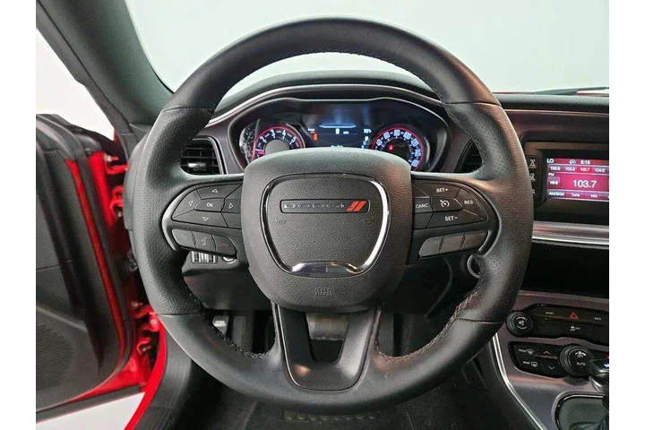 $27998 : Dodge Challenger 2016 R/T 2d image 10