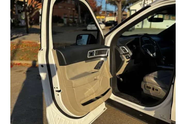 $9072 : 2015 Explorer image 4