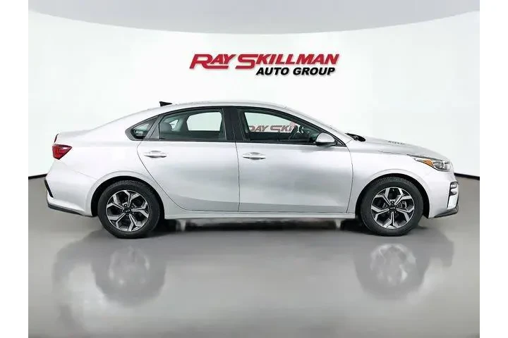 $14975 : Kia Forte 2021 LXS 4dr Sedan image 8