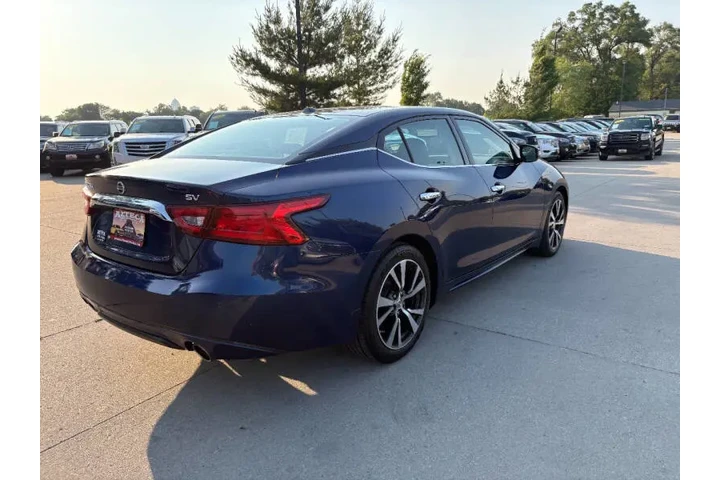 $12950 : 2016 Maxima 3.5 S image 5