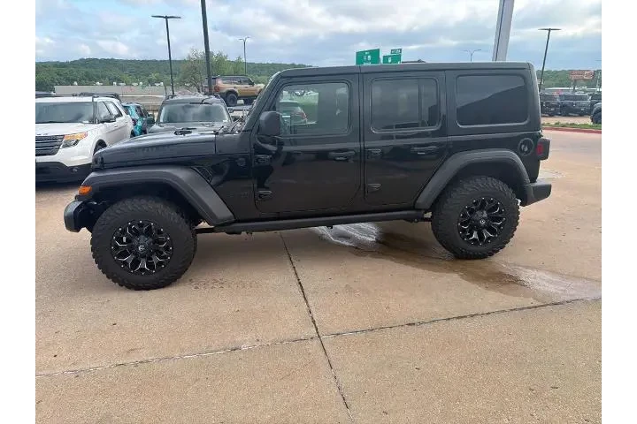 $29995 : Jeep Wrangler Unlimited 2021 image 4