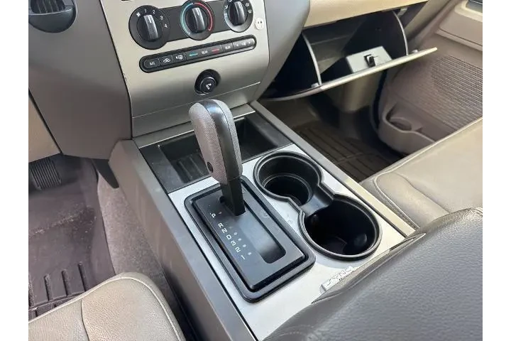 $15000 : Ford Expedition 2012 4x2 XLT image 10